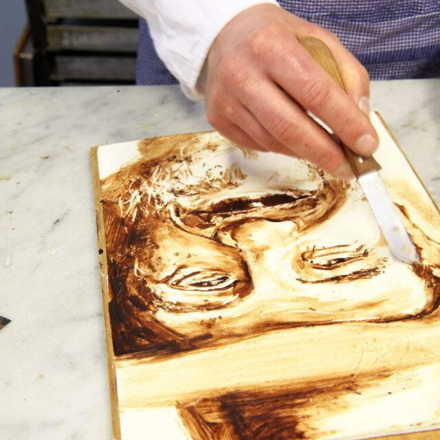 cacao schilderij wordt gemaakt